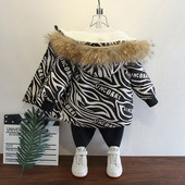 Moderna dječja jakna s kapuljačom i paperjem za dječake