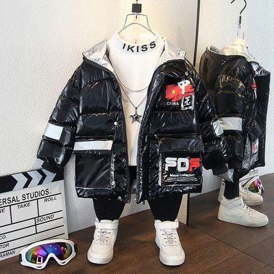 Gyerek téli kabát fiúknak kapucnival és feliratokkal