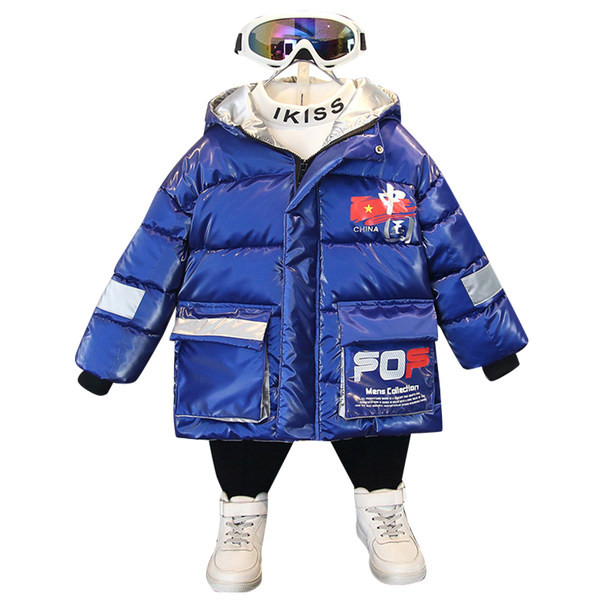 Gyerek téli kabát fiúknak kapucnival és feliratokkal