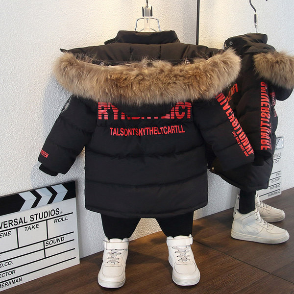 Gyerek kabát fiúknak kapucnival