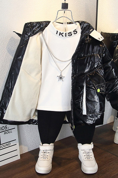 Modern gyerek téli kabát kapucnival fiúknak