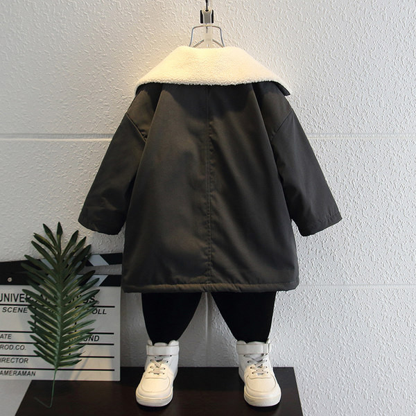 Gyermek téli kabát fiúknak vastag szoknyával és emblémával