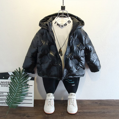 Kapuutsiga ja läikiva efektiga laste soojendaja