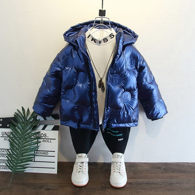 Kapuutsiga ja läikiva efektiga laste soojendaja