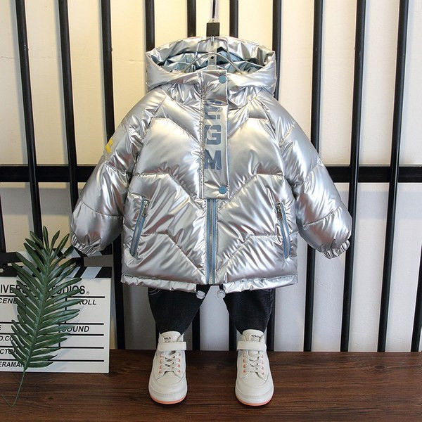 Fényes gyerekkabát kapucnival