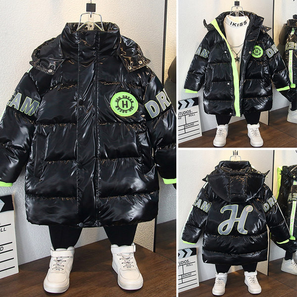 Poiste lakknahast talvejope kapuutsiga ja pealdisega