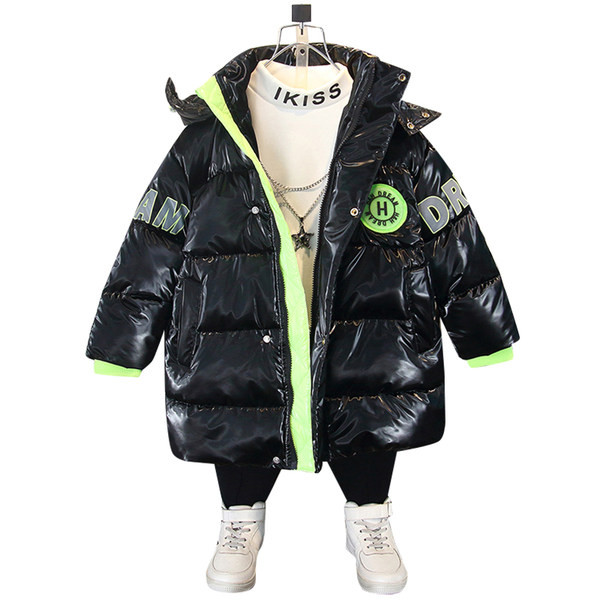 Poiste lakknahast talvejope kapuutsiga ja pealdisega