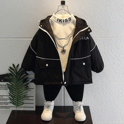 Gyerek téli kabát fiúknak kapucnival, hímzett felirattal