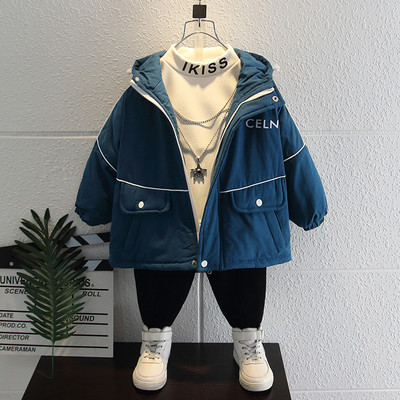 Gyerek téli kabát fiúknak kapucnival, hímzett felirattal