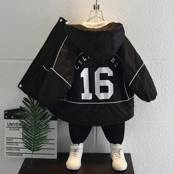 Gyerek téli kabát fiúknak kapucnival, hímzett felirattal