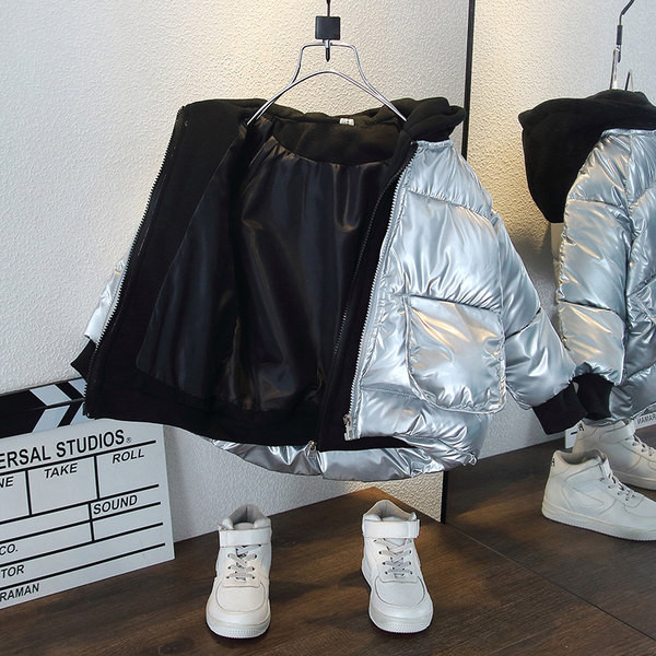 Modern gyerekkabát kapucnival - fekete és ezüst