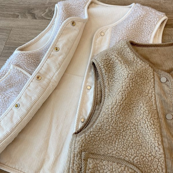 Γυναικείο γιλέκο με κουμπιά