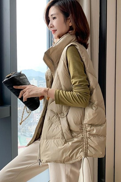 Alkalmi mellény magas gallérral