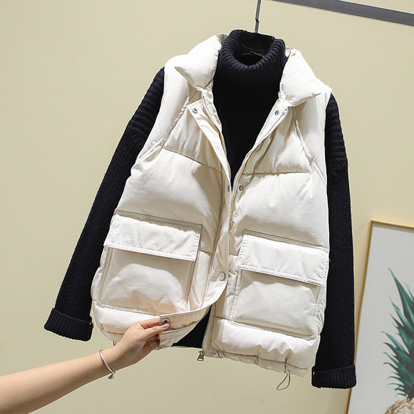 Ženski zimski prsluk s džepovima i gumbima