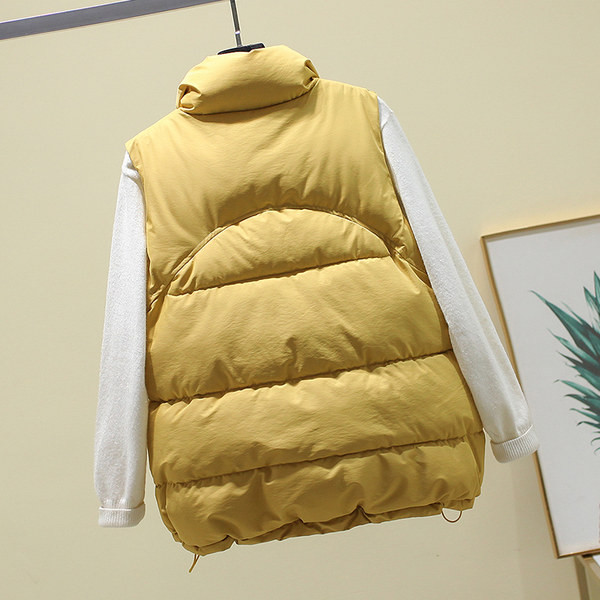 Ženski zimski prsluk s džepovima i gumbima