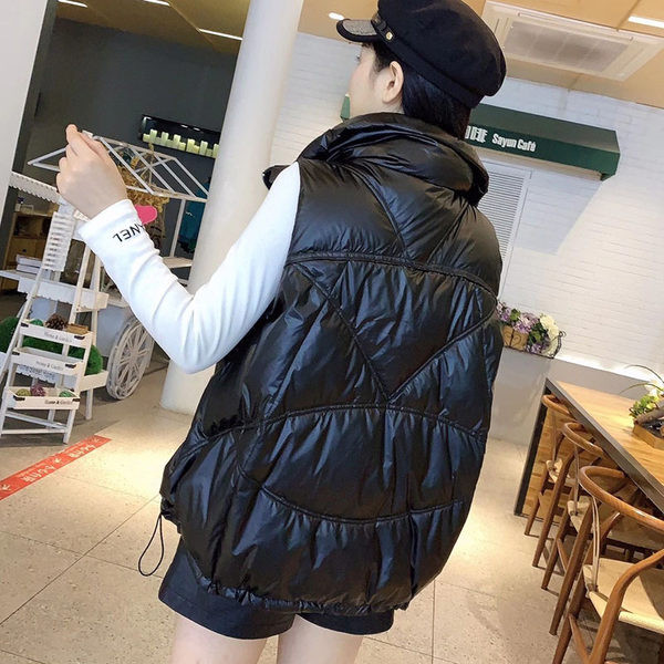 Steppelt hatású női mellény nyakkendővel