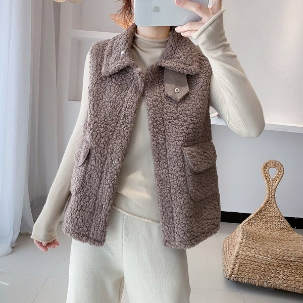 Γυναικείο πουπουλένιο γιλέκο ίσιο μοντέλο με κουμπιά και τσέπες