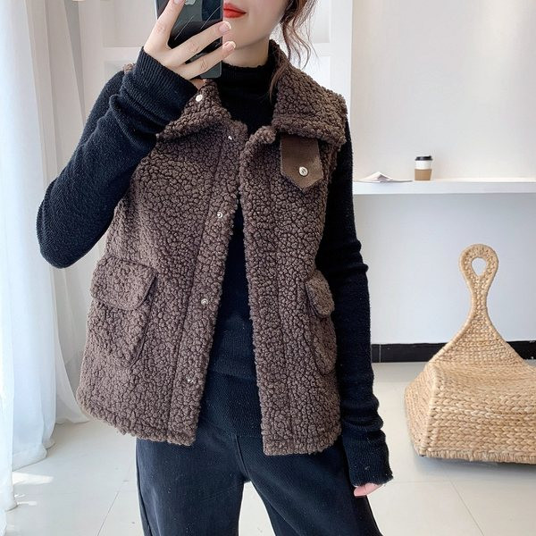 Γυναικείο πουπουλένιο γιλέκο ίσιο μοντέλο με κουμπιά και τσέπες