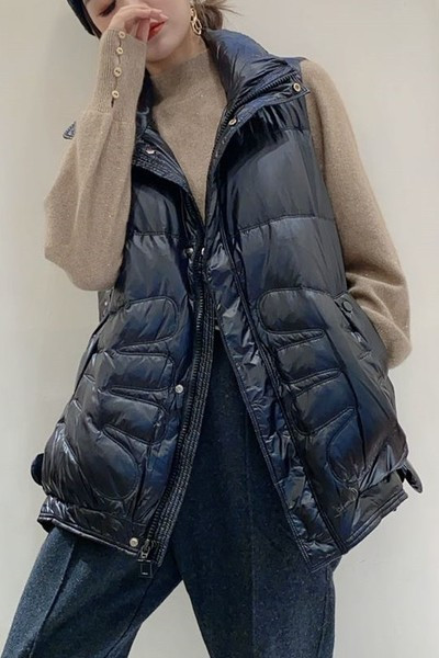 Új mellény modell magas gallérral és megkötővel