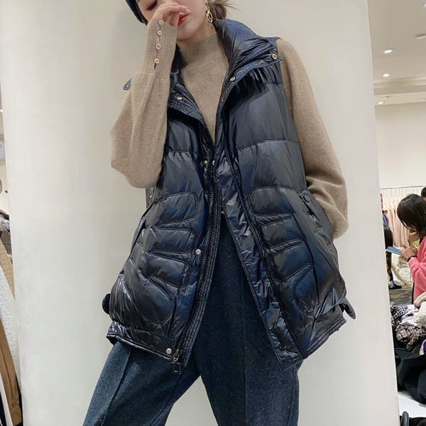 Új mellény modell magas gallérral és megkötővel