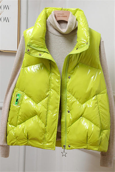 Női téli mellény gombokkal