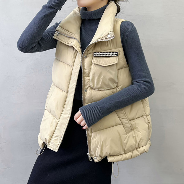 Ležerni prsluk s džepom i visokim ovratnikom