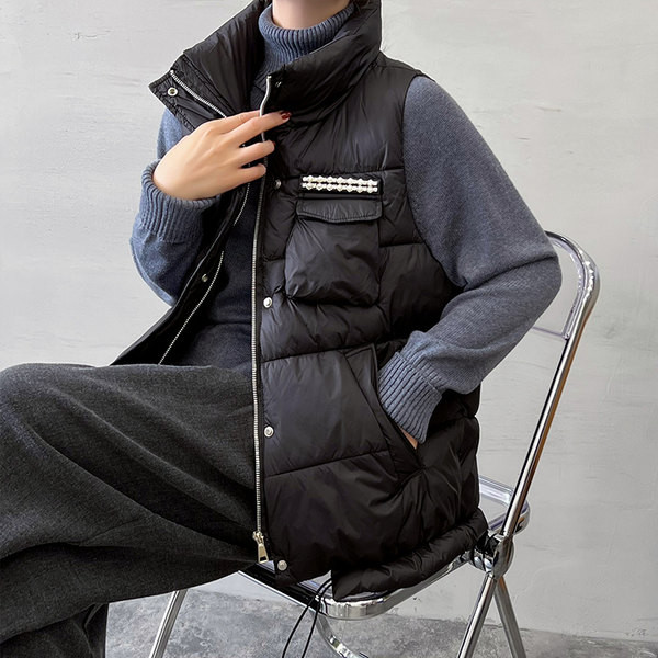 Ležerni prsluk s džepom i visokim ovratnikom