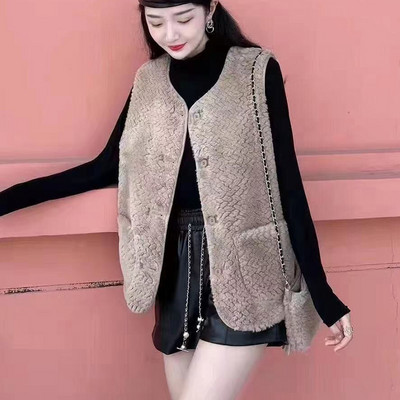 Pehelymellény gombokkal és zsebekkel