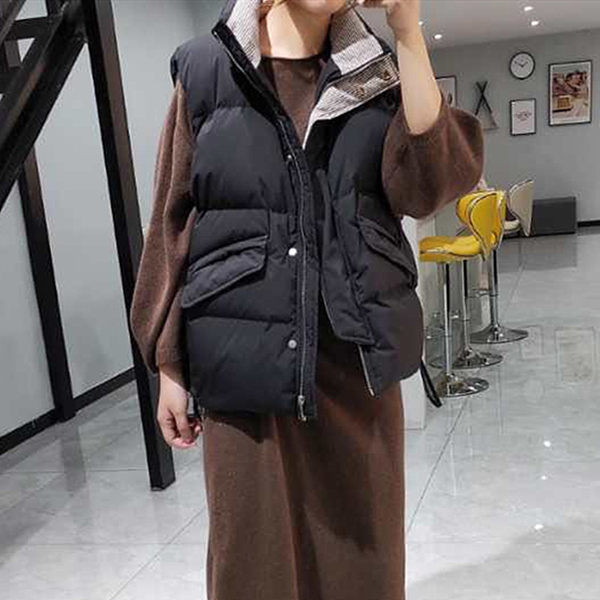 Lai mudel nööpidega naiste vestist