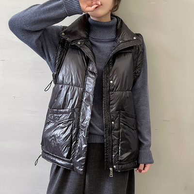 Naiste vabaaja vest suurte taskutega