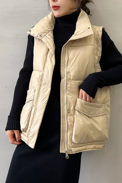 Naiste vabaaja vest suurte taskutega