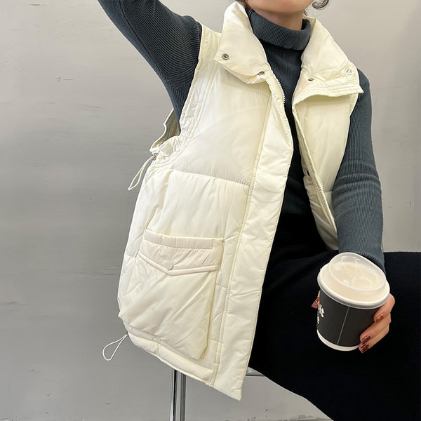 Naiste vabaaja vest suurte taskutega