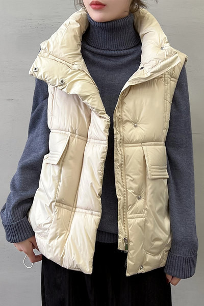 Paks tõmbluku ja nööpidega talvevest