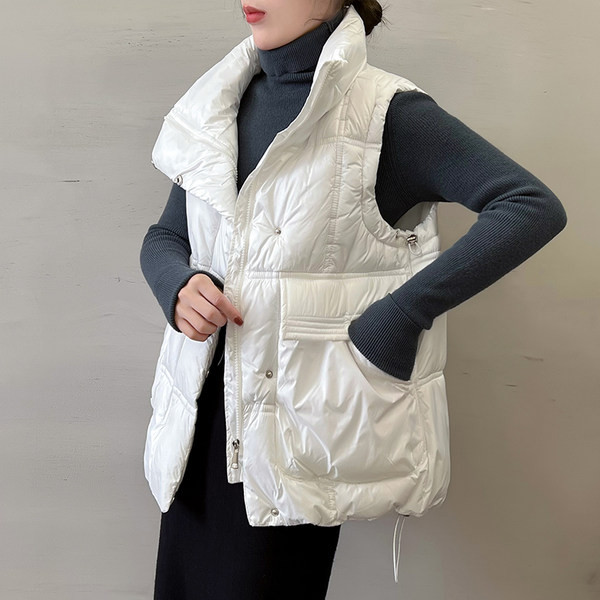 Paks tõmbluku ja nööpidega talvevest