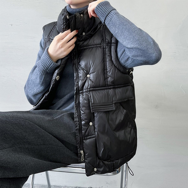 Paks tõmbluku ja nööpidega talvevest