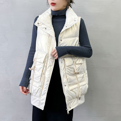 Naiste vesti lai taskute ja lipsudega mudel