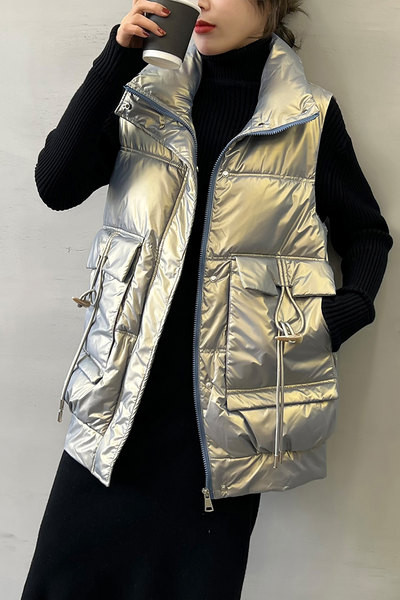 Naiste vesti lai taskute ja lipsudega mudel