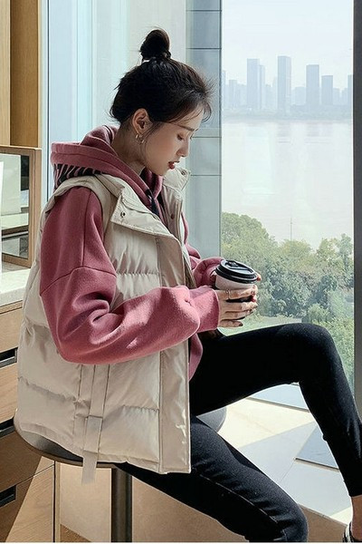 Φαρδύ γυναικείο γιλέκο σε λευκό και μαύρο χρώμα