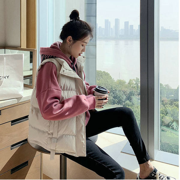 Φαρδύ γυναικείο γιλέκο σε λευκό και μαύρο χρώμα