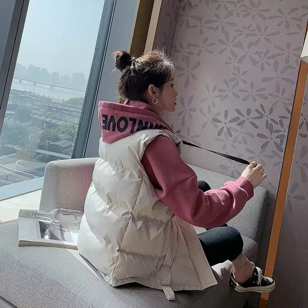 Φαρδύ γυναικείο γιλέκο σε λευκό και μαύρο χρώμα