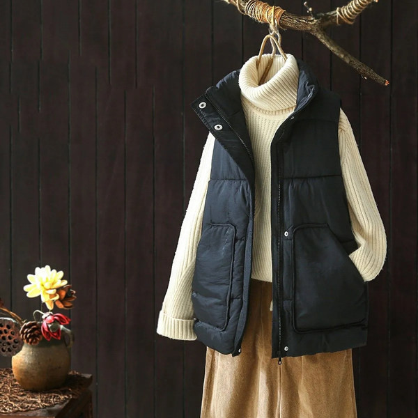 Széles női mellény zsebekkel és cipzárral két színben