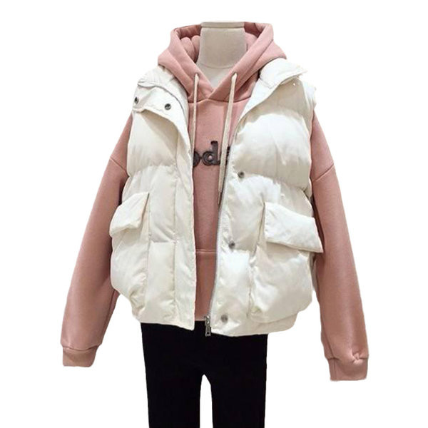 Κοντό γυναικείο γιλέκο με μεγάλες τσέπες και κουκούλα