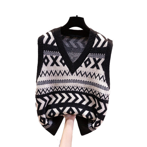 Μοντέρνο γυναικείο πλεκτό γιλέκο με λαιμόκοψη 