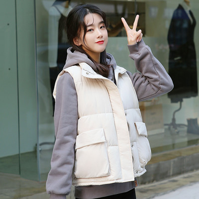 Naiste vabaajavest kõrge kraega kahes värvitoonis