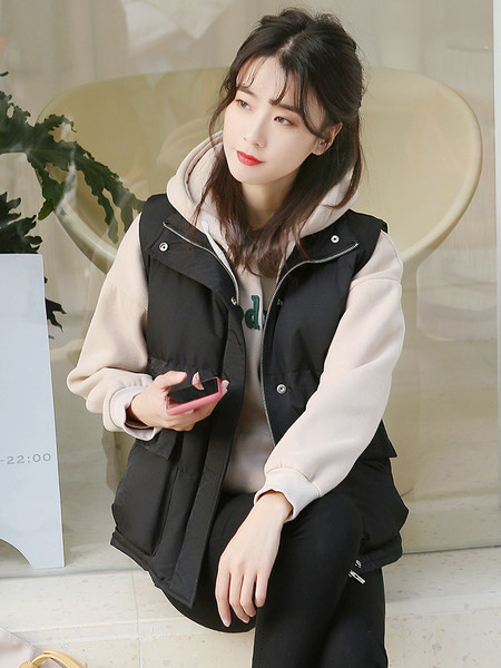 Naiste vabaajavest kõrge kraega kahes värvitoonis