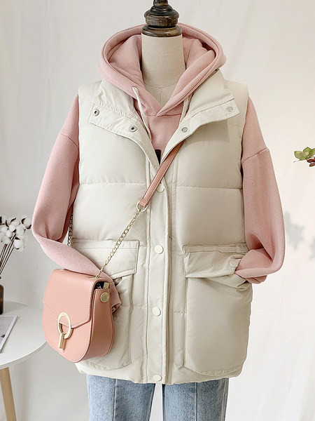 Női mellény gombokkal és zsebekkel