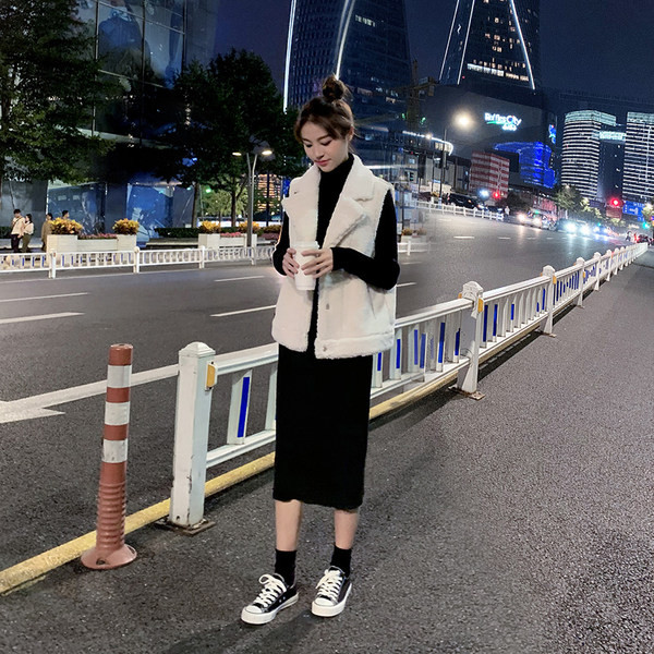 Női mellény gombokkal és zsebekkel - többféle színben