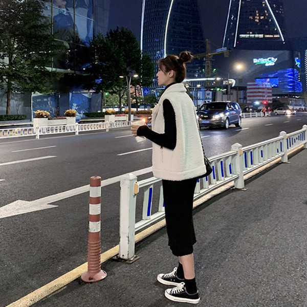 Női mellény gombokkal és zsebekkel - többféle színben