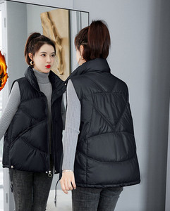 Naiste spordivesti uus mudel must ja beež