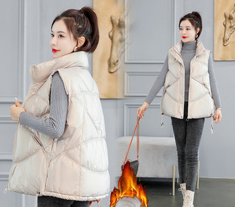 Naiste spordivesti uus mudel must ja beež